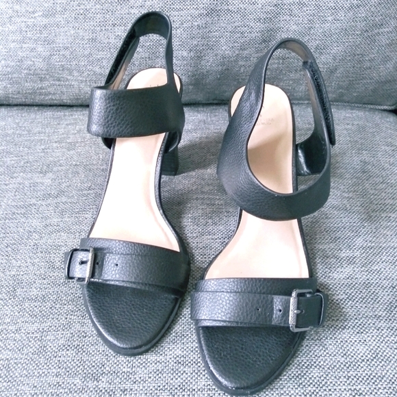 Vera Wang Shoes - Simply Vera Shoes